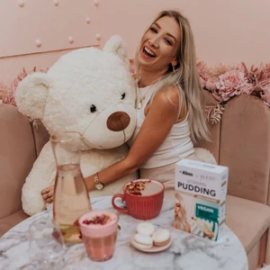 Kép 4/4 - Abso x Alexy Vivien ESTI Vitamin Pudding 450g - Vanília macaron ízű vegán puding